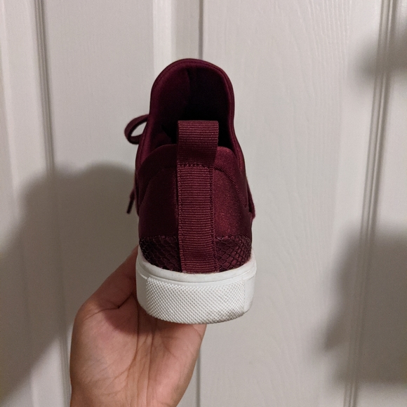 3for30!!! Maroon slip on sneakers - Picture 6 of 10